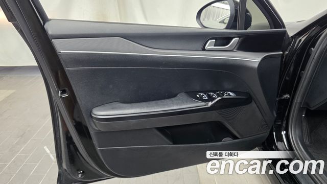 Kia K5 (III) 2.0 Prestige 2022 — фото 30