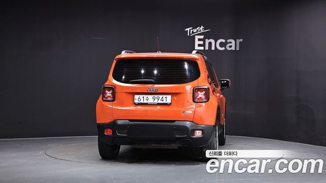 Jeep Renegade 2.4 Longitude 2015 — фото 4