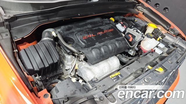 Jeep Renegade 2.4 Longitude 2015 — фото 6