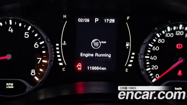 Jeep Renegade 2.4 Longitude 2015 — фото 8