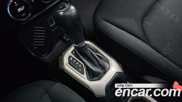 Jeep Renegade 2.4 Longitude 2015 — фото 9