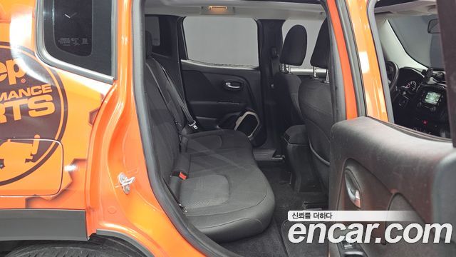 Jeep Renegade 2.4 Longitude 2015 — фото 11