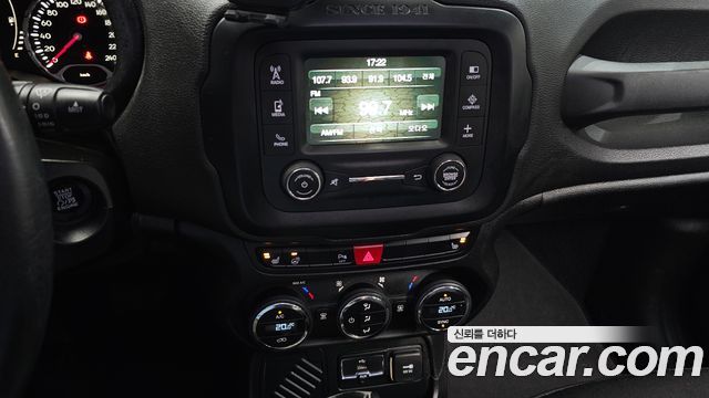 Jeep Renegade 2.4 Longitude 2015 — фото 13