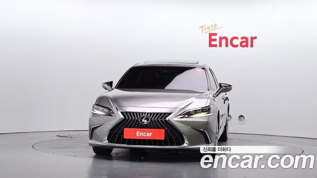 Lexus ES300h (VII) Executive 2023 — фото 3