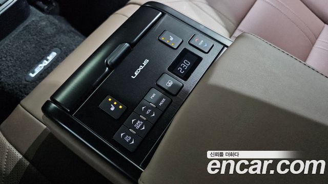 Lexus ES300h (VII) Executive 2023 — фото 18