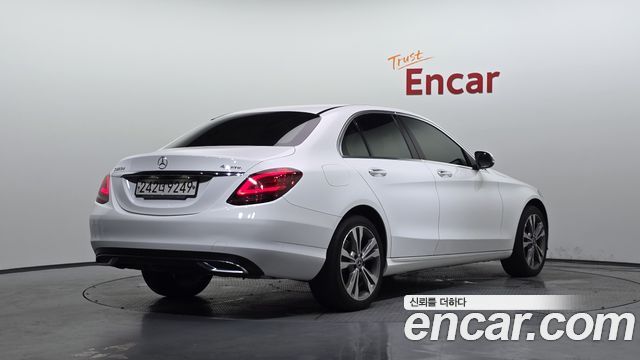 Mercedes-Benz C-Class (W205) C220 d 4MATIC 2020 — фото 2