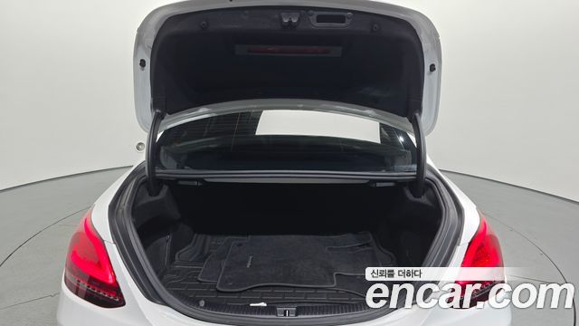 Mercedes-Benz C-Class (W205) C220 d 4MATIC 2020 — фото 17