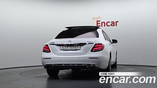 Mercedes-Benz E-Class (W213) E300 4MATIC Avnatgarde 2017 — фото 4