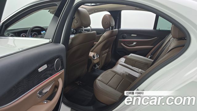 Mercedes-Benz E-Class (W213) E300 4MATIC Avnatgarde 2017 — фото 12