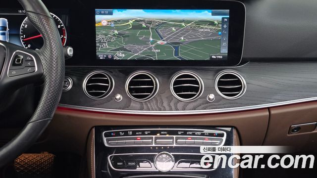 Mercedes-Benz E-Class (W213) E300 4MATIC Avnatgarde 2017 — фото 13