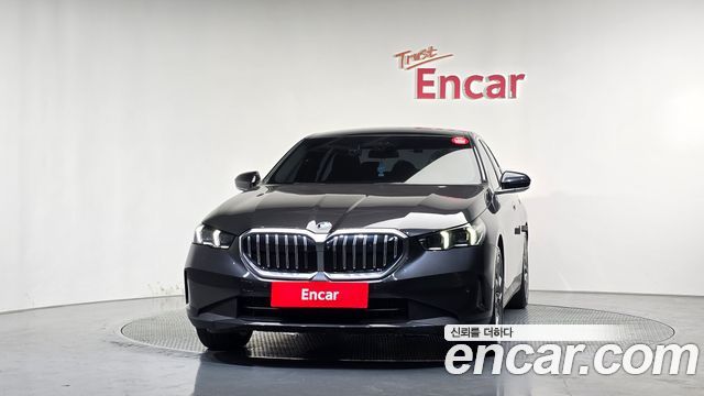 BMW 5 Series (G60) 520i 2024 — фото 3