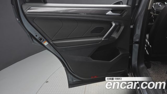Volkswagen Tiguan Allspace 2.0 TDI Prestige 2018 — фото 25