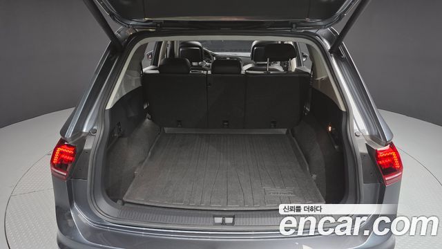 Volkswagen Tiguan Allspace 2.0 TDI Prestige 2018 — фото 30