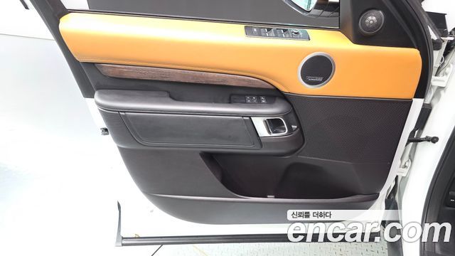Land Rover Discovery 5 3.0 SD6 HSE Luxury 2019 — фото 24