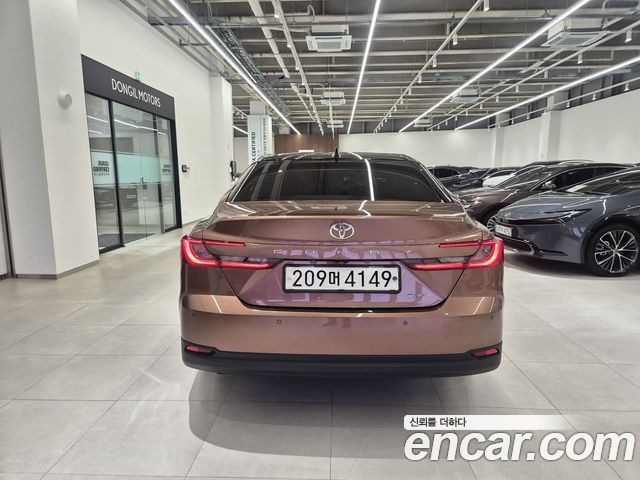 Toyota Camry (XV80) 2.5 XLE Premium Hybrid 2025 — фото 4