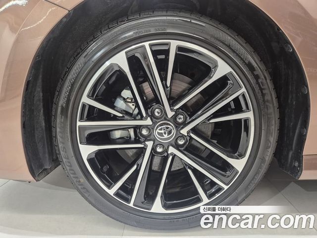 Toyota Camry (XV80) 2.5 XLE Premium Hybrid 2025 — фото 5
