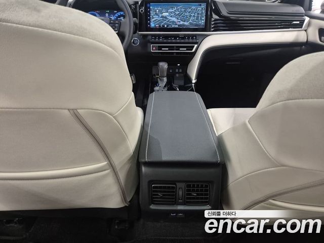 Toyota Camry (XV80) 2.5 XLE Premium Hybrid 2025 — фото 7