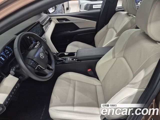 Toyota Camry (XV80) 2.5 XLE Premium Hybrid 2025 — фото 10