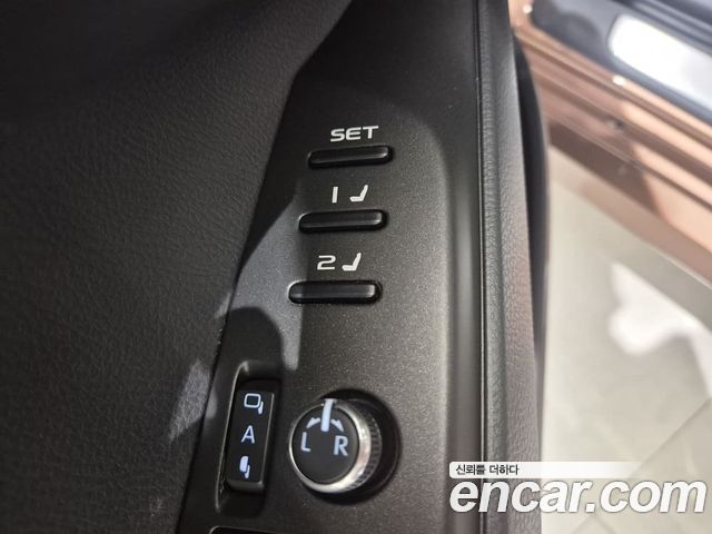 Toyota Camry (XV80) 2.5 XLE Premium Hybrid 2025 — фото 23