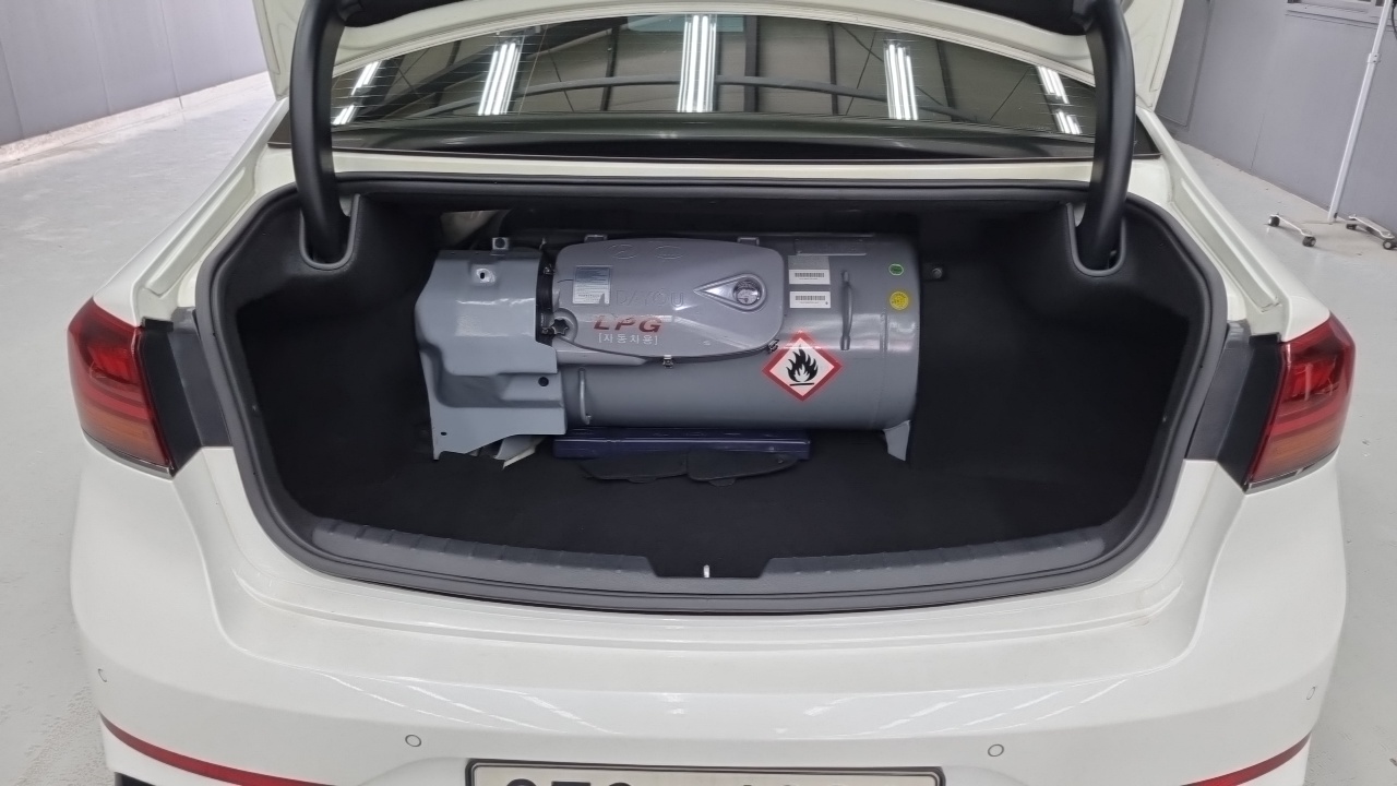 Kia K7 Premier 3.0 LPI Taxi Trendy 2020 — фото 15