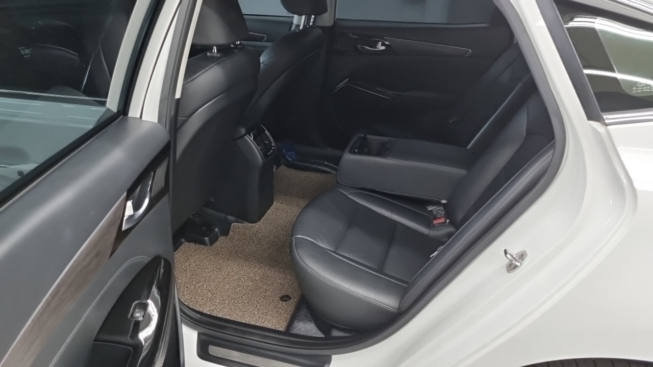 Kia K7 Premier 3.0 LPI Taxi Trendy 2020 — фото 20