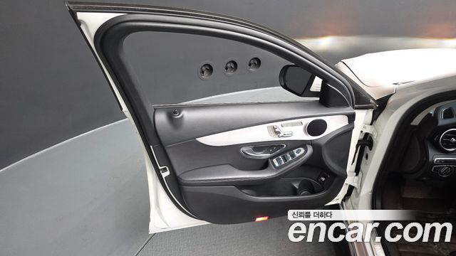 Mercedes-Benz C-Class (W205) C220 d Avantgarde 2018 — фото 24