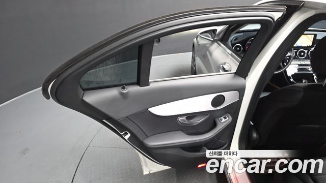 Mercedes-Benz C-Class (W205) C220 d Avantgarde 2018 — фото 25