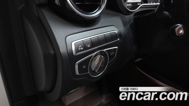 Mercedes-Benz C-Class (W205) C220 d Avantgarde 2018 — фото 38