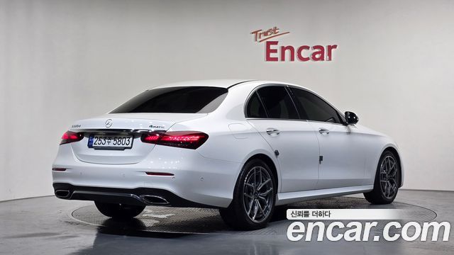 Mercedes-Benz E-Class (W213) E220d 4MATIC AMG Line 2023 — фото 2