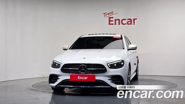 Mercedes-Benz E-Class (W213) E220d 4MATIC AMG Line 2023 — фото 3