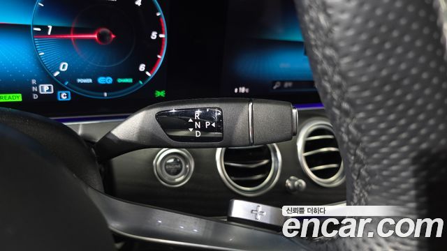 Mercedes-Benz E-Class (W213) E220d 4MATIC AMG Line 2023 — фото 9