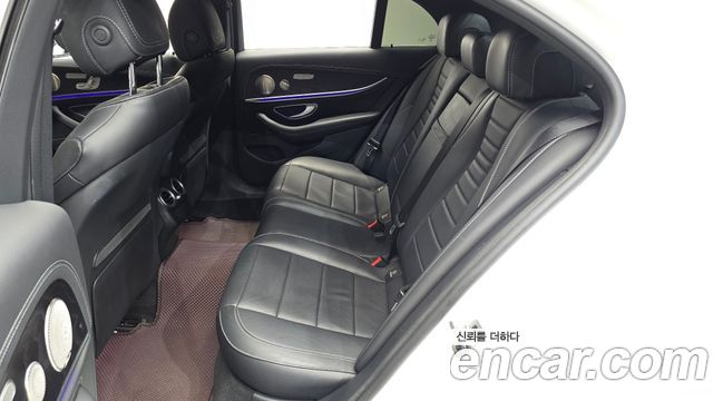 Mercedes-Benz E-Class (W213) E220d 4MATIC AMG Line 2023 — фото 15