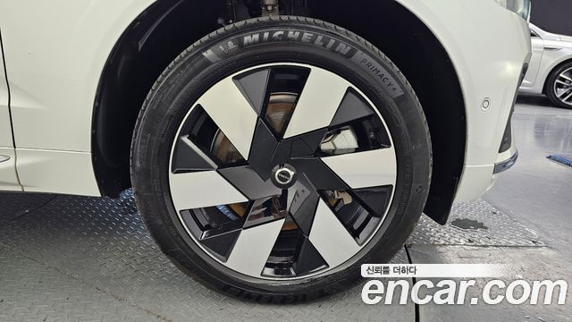 Volvo XC60 (II) T8 Ultra Bright 2025 — фото 5