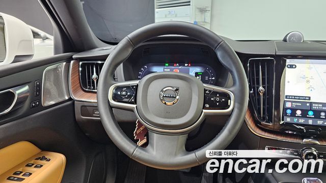 Volvo XC60 (II) T8 Ultra Bright 2025 — фото 17