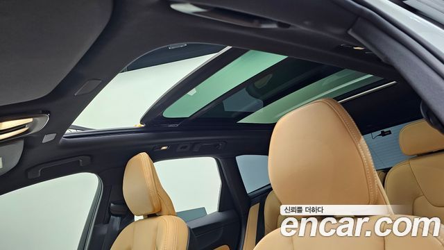 Volvo XC60 (II) T8 Ultra Bright 2025 — фото 23