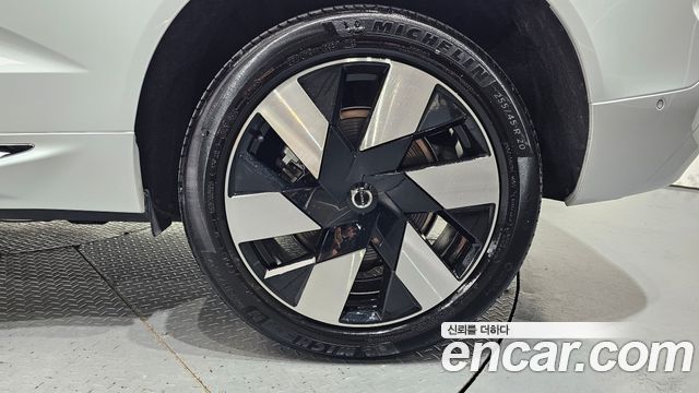 Volvo XC60 (II) T8 Ultra Bright 2025 — фото 27