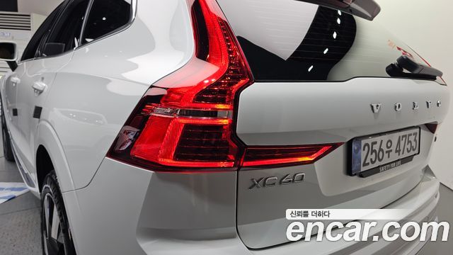 Volvo XC60 (II) T8 Ultra Bright 2025 — фото 29