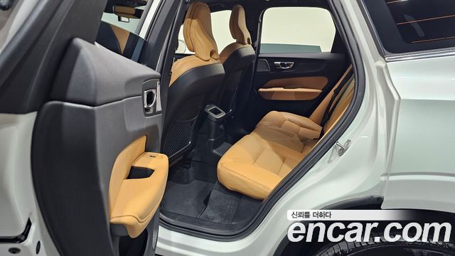 Volvo XC60 (II) T8 Ultra Bright 2025 — фото 32