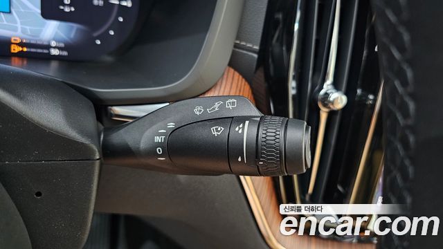 Volvo XC60 (II) T8 Ultra Bright 2025 — фото 35