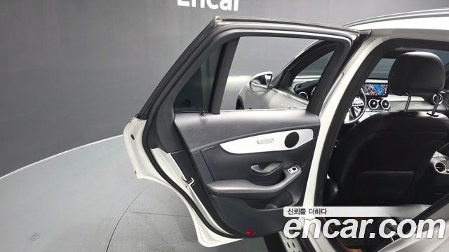 Mercedes-Benz GLC-Class (X253) GLC300e 4MATIC 2021 — фото 25