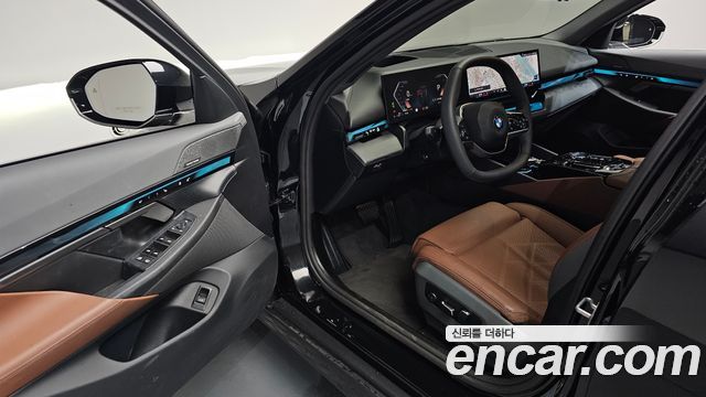 BMW 5 Series (G60) 530i xDrive 2024 — фото 11
