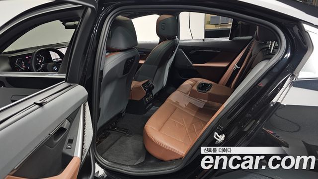 BMW 5 Series (G60) 530i xDrive 2024 — фото 12