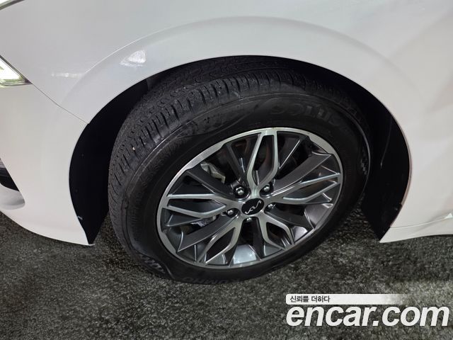 Kia K5 (III) 2.0 Prestige 2022 — фото 24