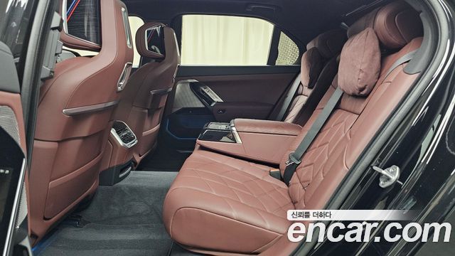 BMW 7 Series (G70) 740d xDrive M Sport 2025 — фото 12