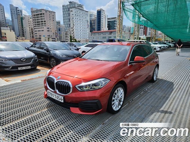 BMW 1 Series (F40) 118d Joy