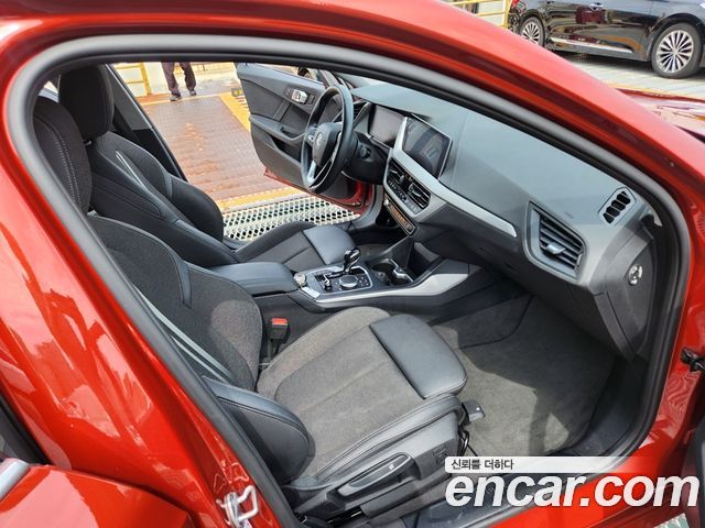 BMW 1 Series (F40) 118d Joy 2021 — фото 17