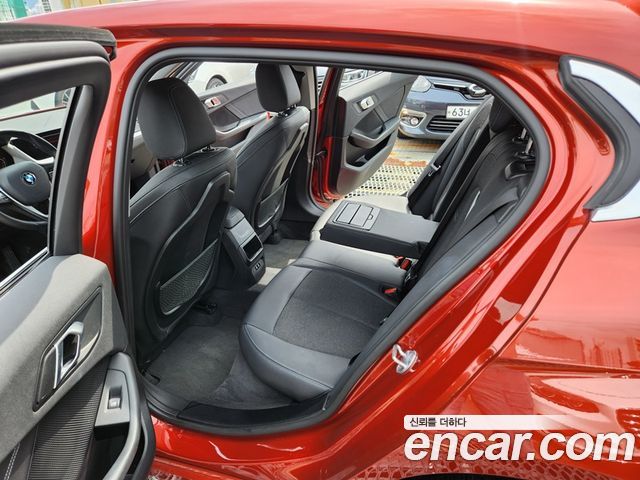 BMW 1 Series (F40) 118d Joy 2021 — фото 18