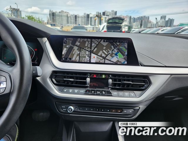 BMW 1 Series (F40) 118d Joy 2021 — фото 22