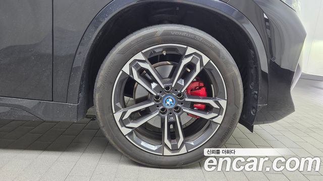 BMW iX1 (U11) xDrive 30 M Sport 2023 — фото 5