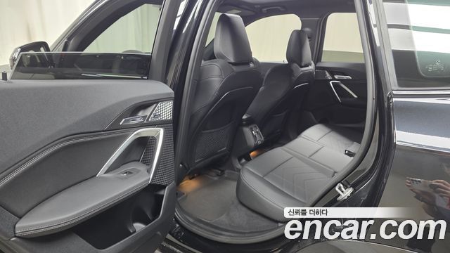 BMW iX1 (U11) xDrive 30 M Sport 2023 — фото 12
